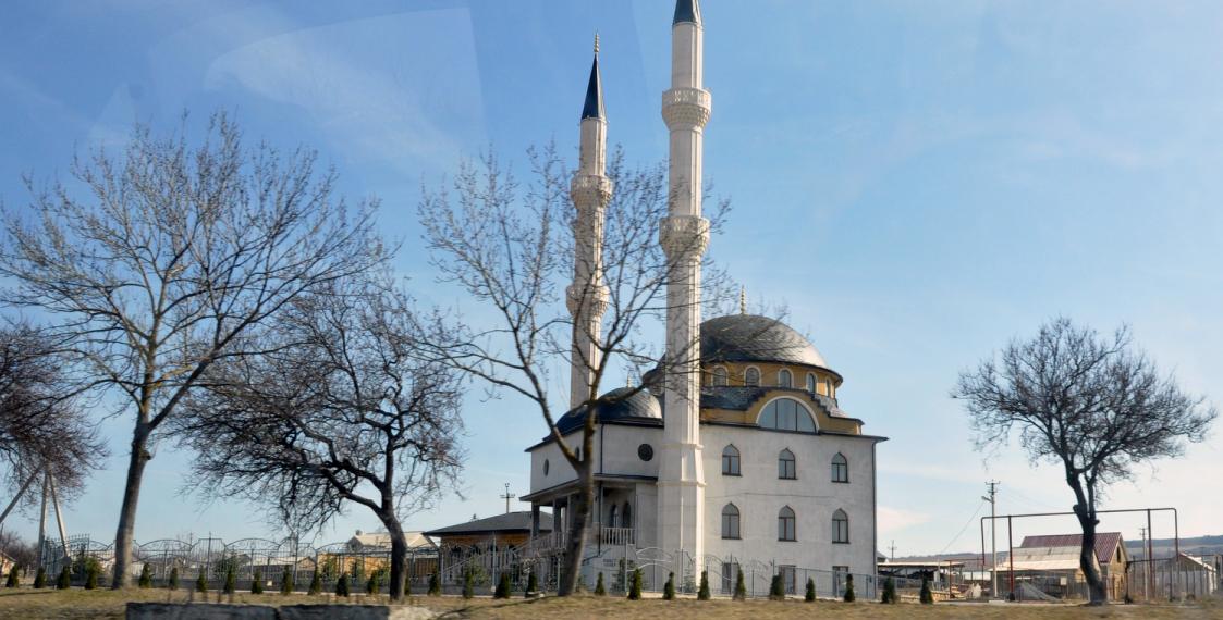 Мечеть на трассе из Симферополя в Бахчисарай. Фото Еврорадио
