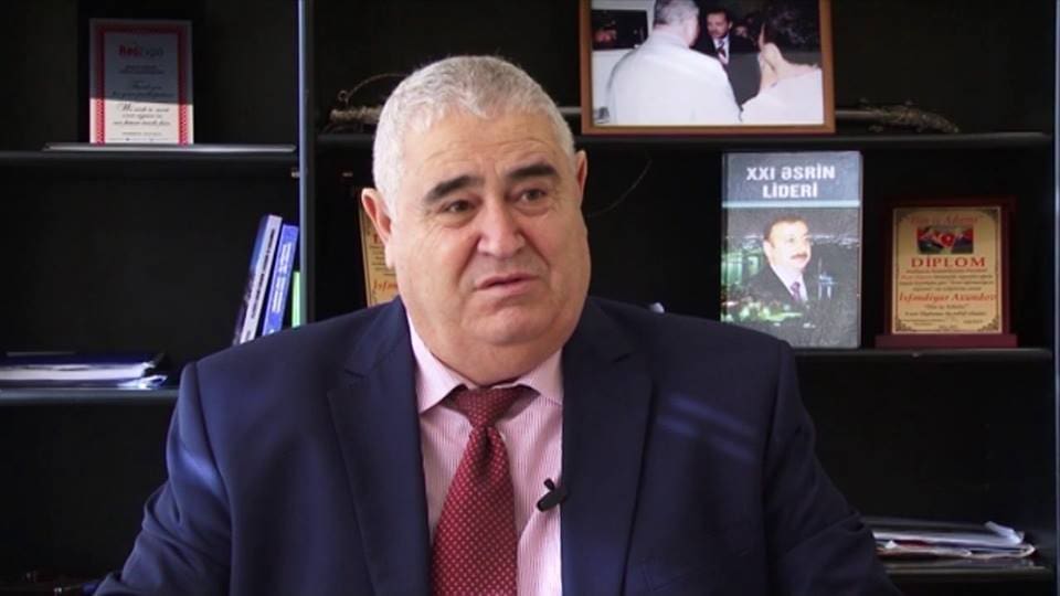 İsfəndiyar Axundov
