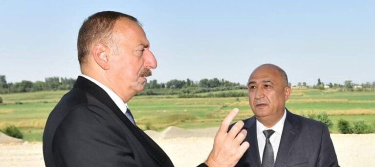 İlham Əliyev və Şair Alxasov, foto: president.az
