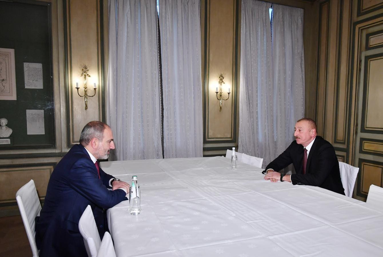 İlham Əliyev-Nikol Paşinyan. Mənbə: president.az