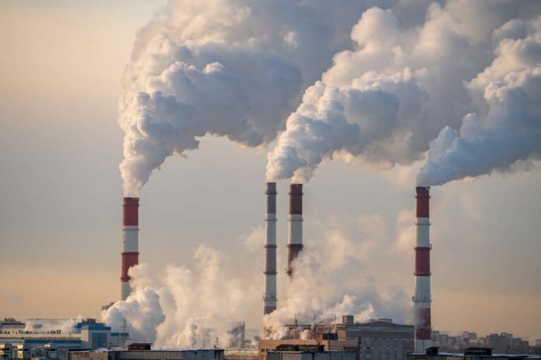 Neft və ekologiya. Foto: DimaBerlin/shutterstock