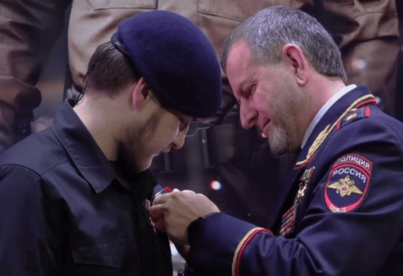 Adam Kadırov (solda), foto: Kadırovun teleqram kanalı